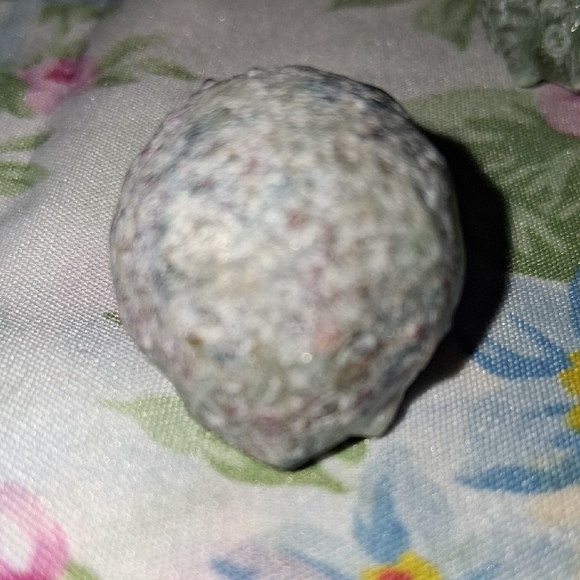 Hedgehog Decorative Stones Set Of Three - Picture 4 of 4